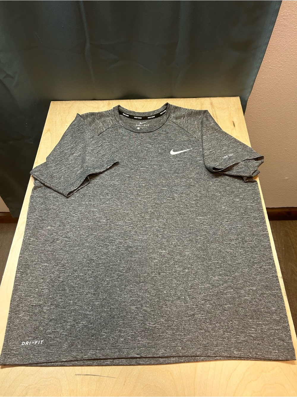 Nike Men’s Short Sleeve Dri-FIT T-Shirt in Heather Gray